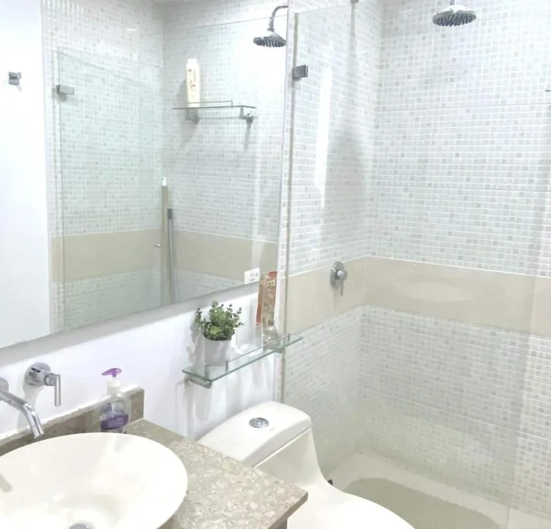 Family-Friendly - Spacious Balcony - Direct Beach Cartagena