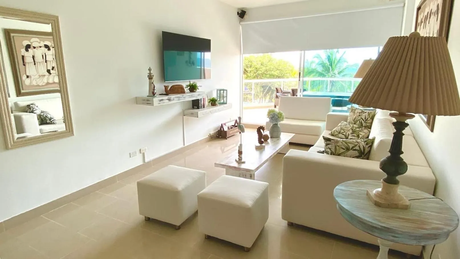 Family-Friendly - Spacious Balcony - Direct Beach Cartagena